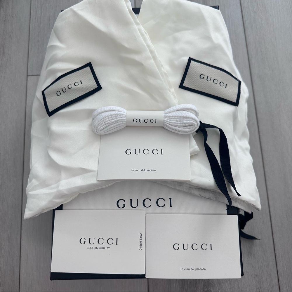 Gucci White and Red Classic Sneakers - Picture 8 of 8